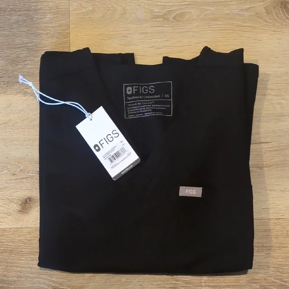 FIGS Catarina Oversized One Pocket Scrub Top - Picture 4 of 5